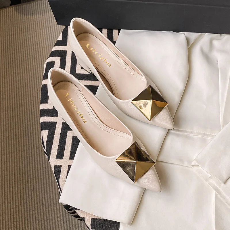 Women Pointed Toe Pumps Slip on Loafers Office Lady Shoes 5cm Med Heel Microfiber Leather Gold Square Chain Soft Femle Soles D75