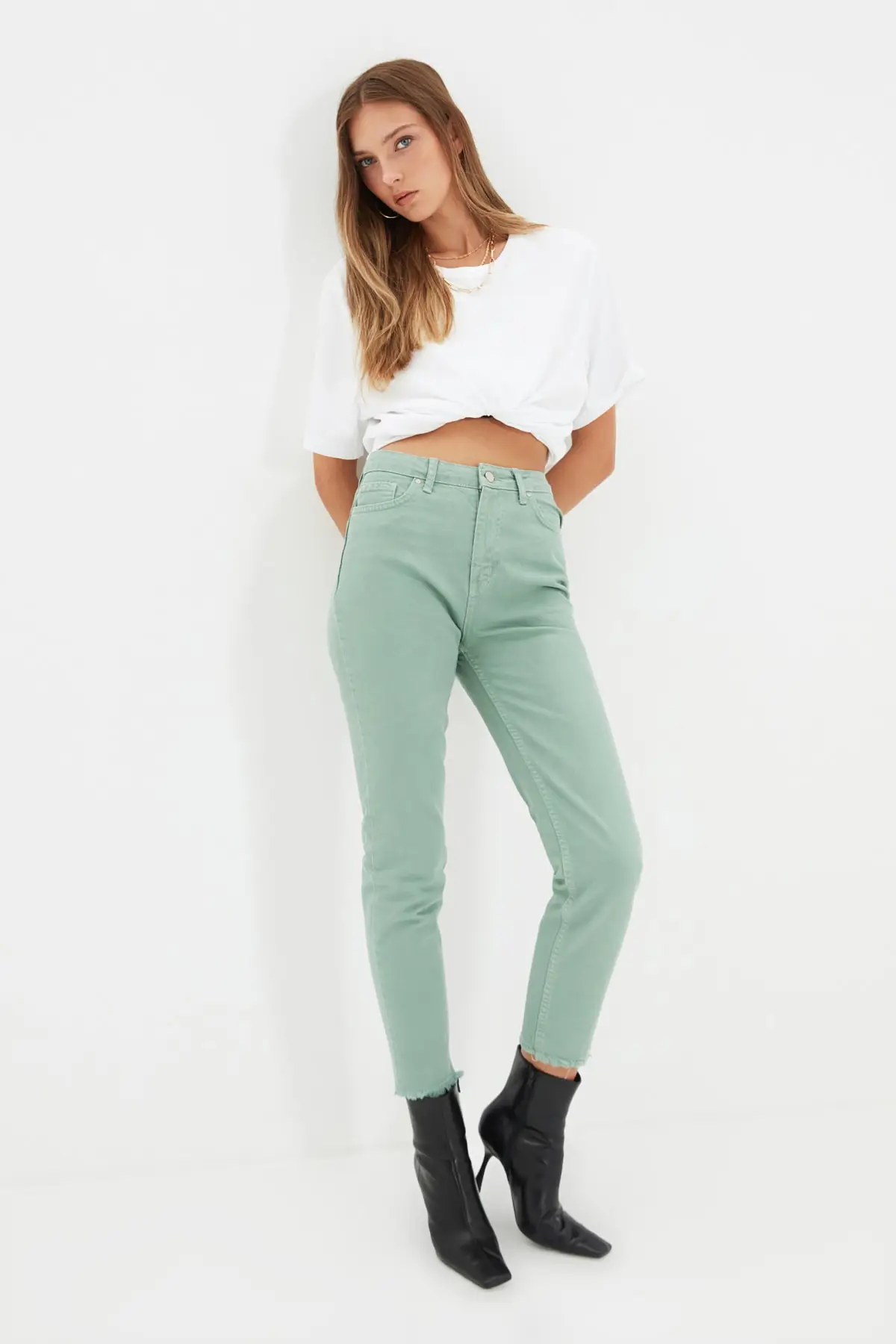 

Trendyol High Bel Mom Jeans TWOAW22JE0481