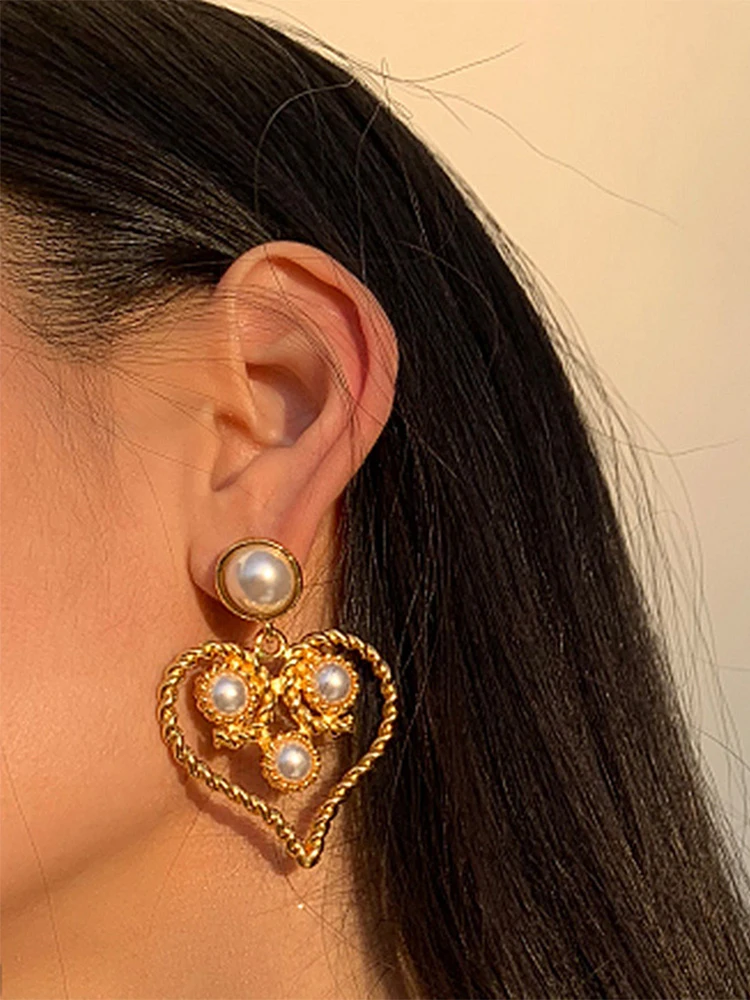 

39： Crystal Love Flower Stud Wedding Ball Earring Fashion Noble Dinner Party Earbob Elegant Dating Magnificent Novel Design Eard