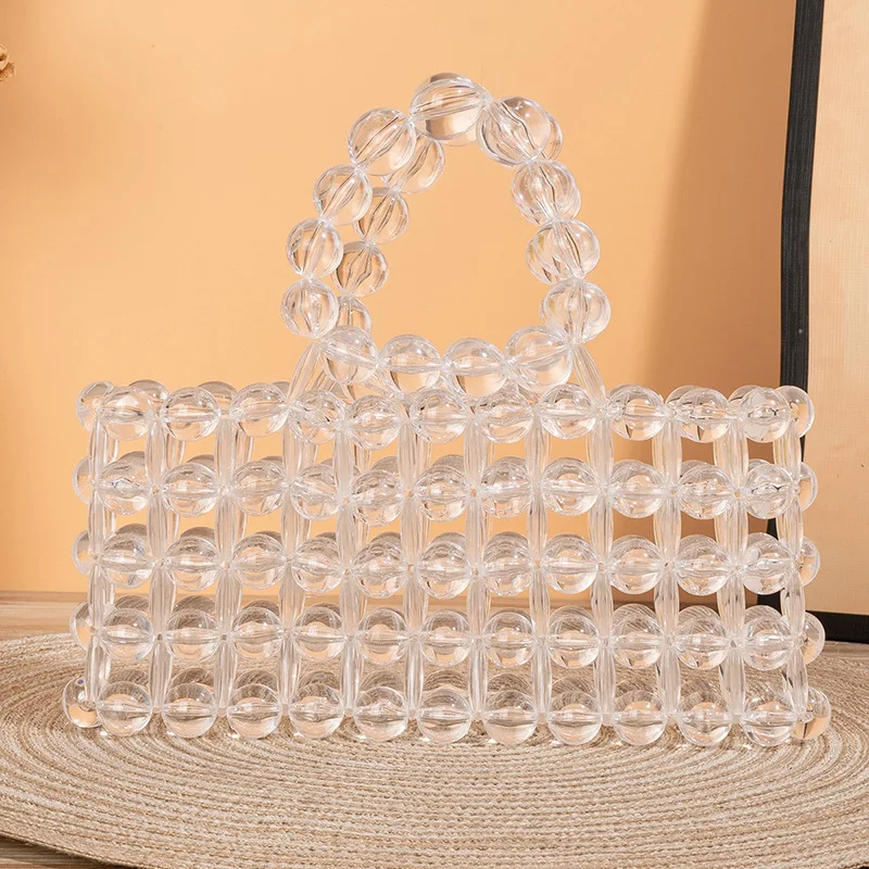 Женская сумка-тоут из акрила и пластика с прозрачными бусинами