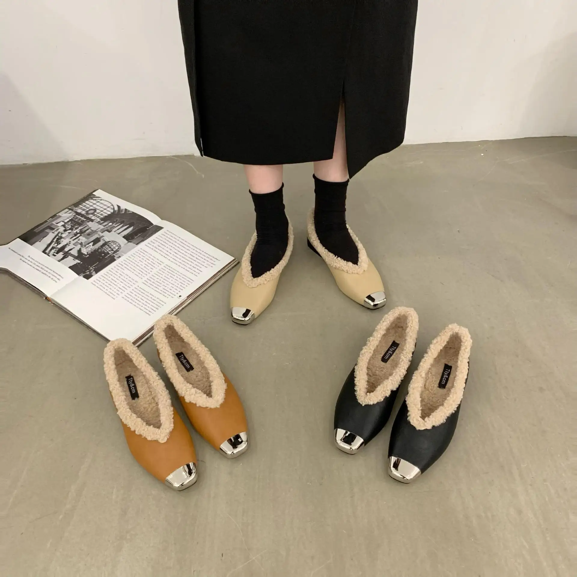 Туфли женские на плоской подошве разноцветные туфли Modis низком каблуке