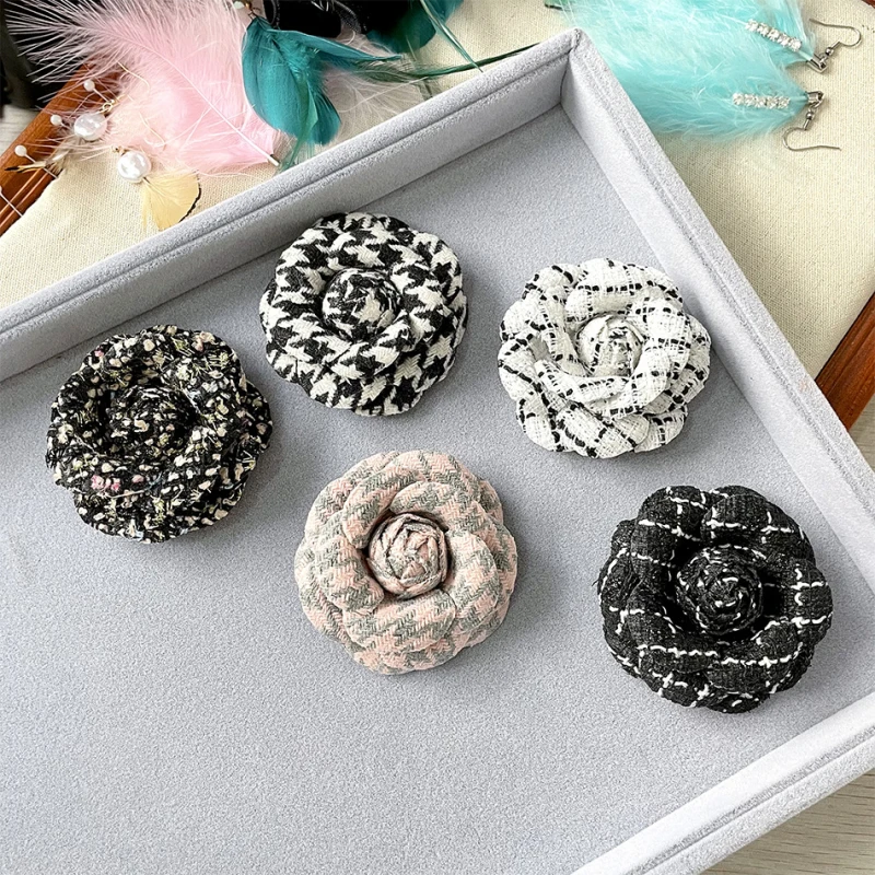 Женская Брошь в клетку из классической ткани