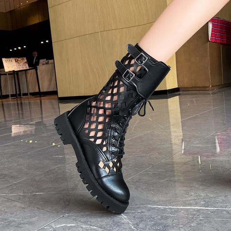 

Женские полусапожки из натуральной кожи, с круглым носком и пряжкой