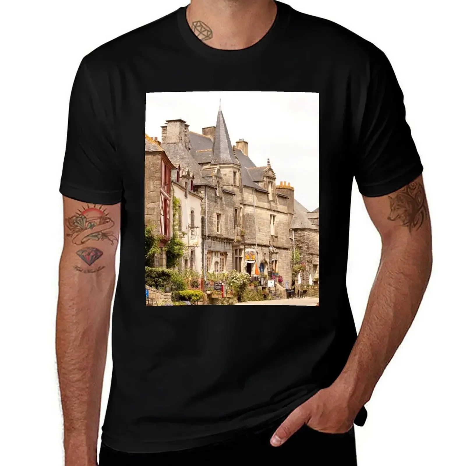 Main Street in the Village of Rochefort en Terre - футболка Brittany France роскошная Louboutins мужские футболки