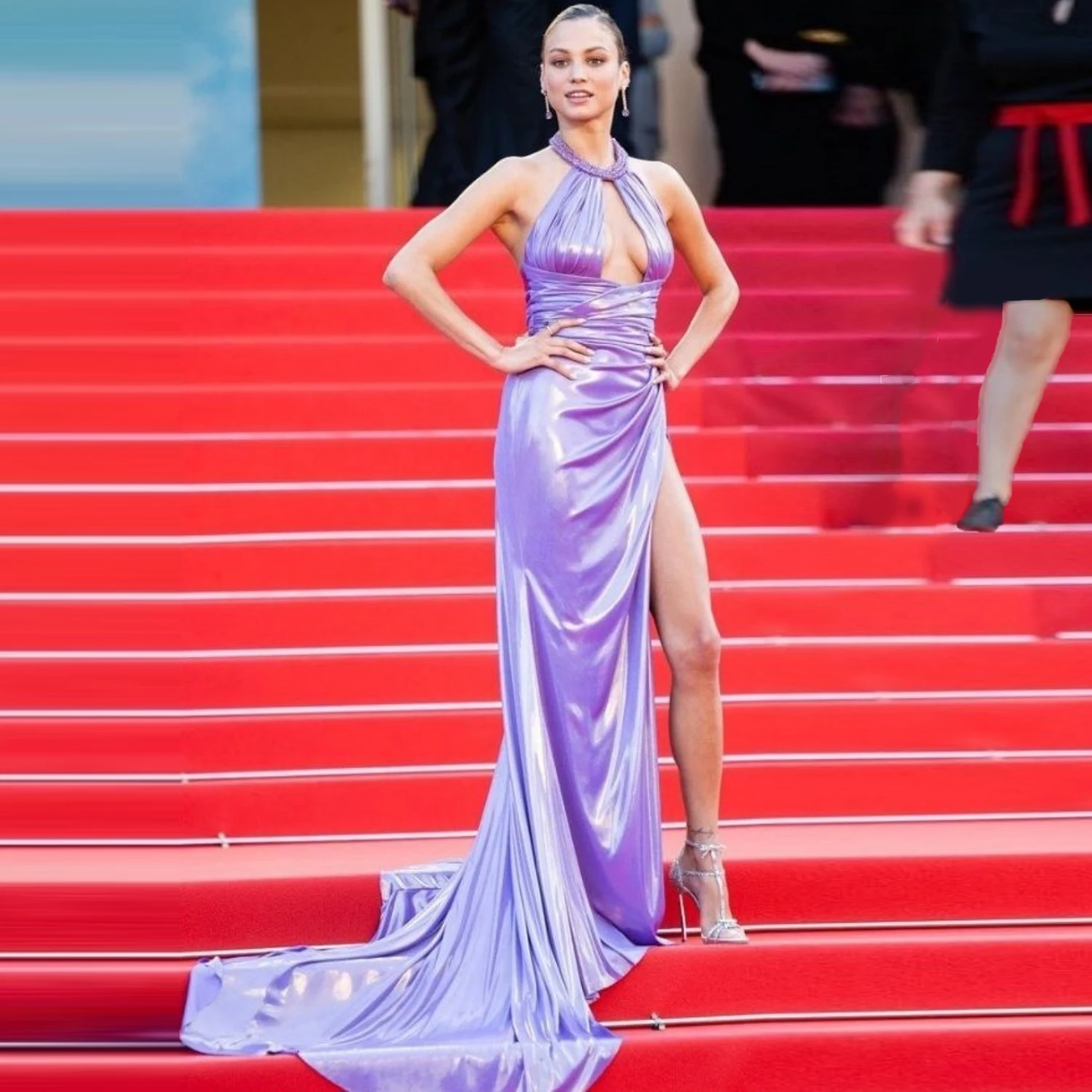 

2022 каннское кинофестиваль красное ковровое платье сиреневое Фиолетовое Атласное Платье с лямкой на шее Длинные вечерние платья из мягкого ...