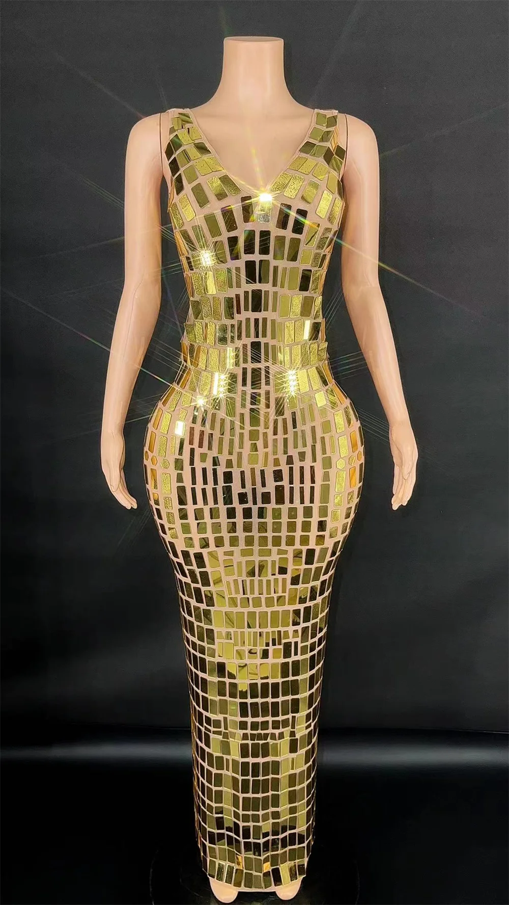 Блестящее длинное платье сексуальное вечернее без рукавов с глубоким V-образным