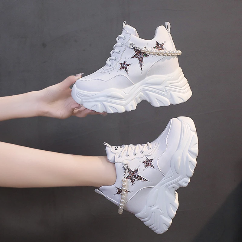 

Женские кроссовки со шнуровкой и бусинами на скрытом каблуке, 2023