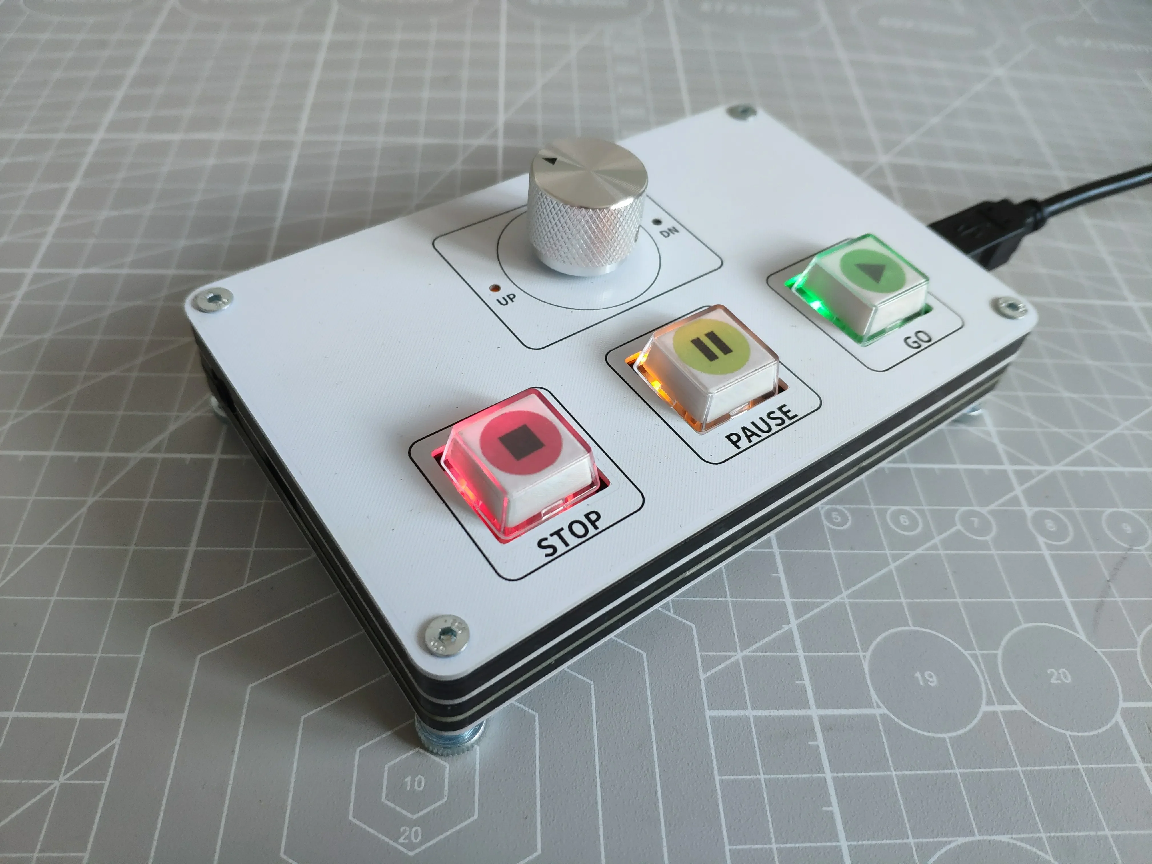 QLab MIDI-контроллер