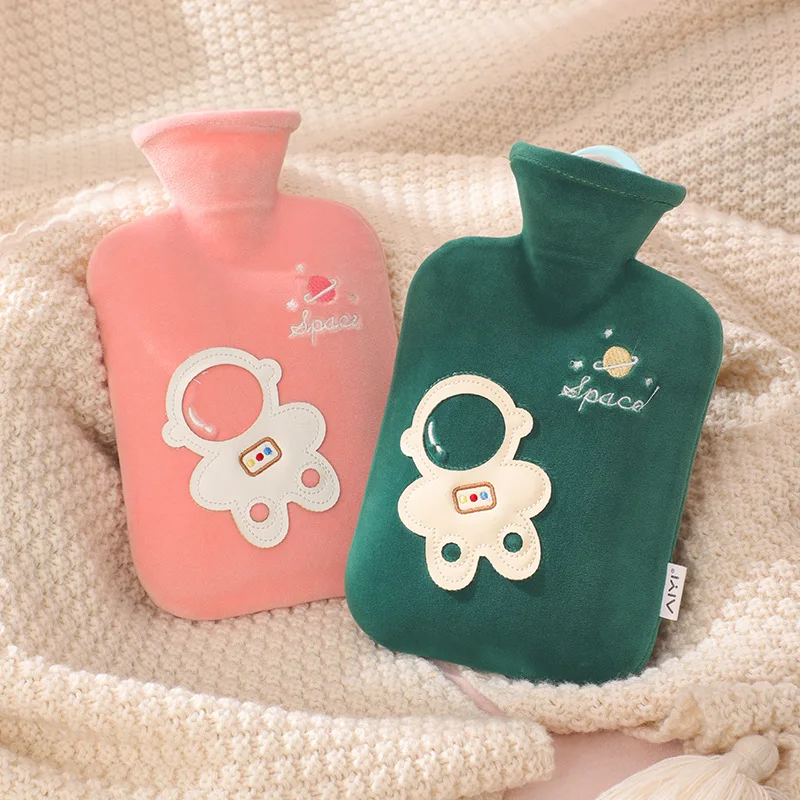 

Thickened Explosion-proof Spaceman Plush Water-filled Hot Water Bag Removable And WHand Feet Warmer Water Bottleashable