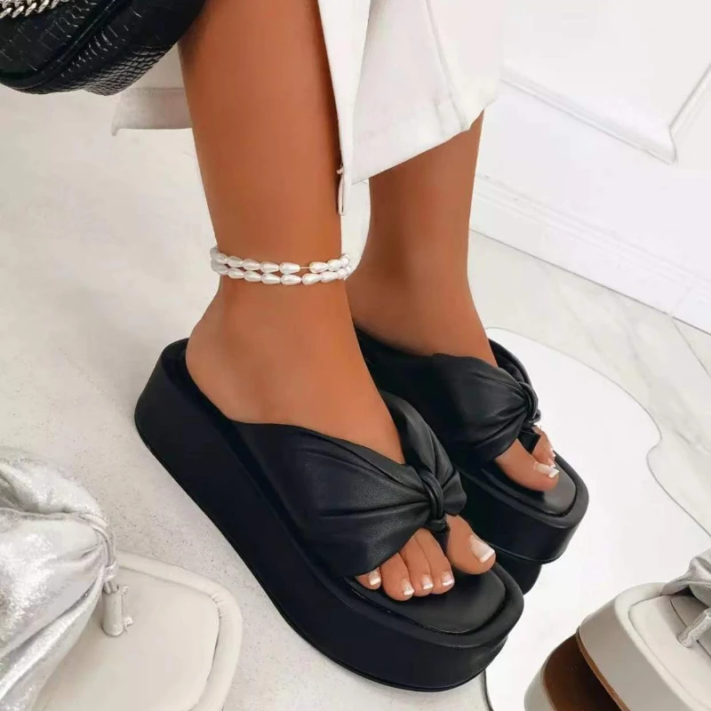 

Women New Luxury Round Head Thick-soled Mid-toe Flip Flops Female Large Size Sandals Slippers Outdoor All-match Casual Slippers