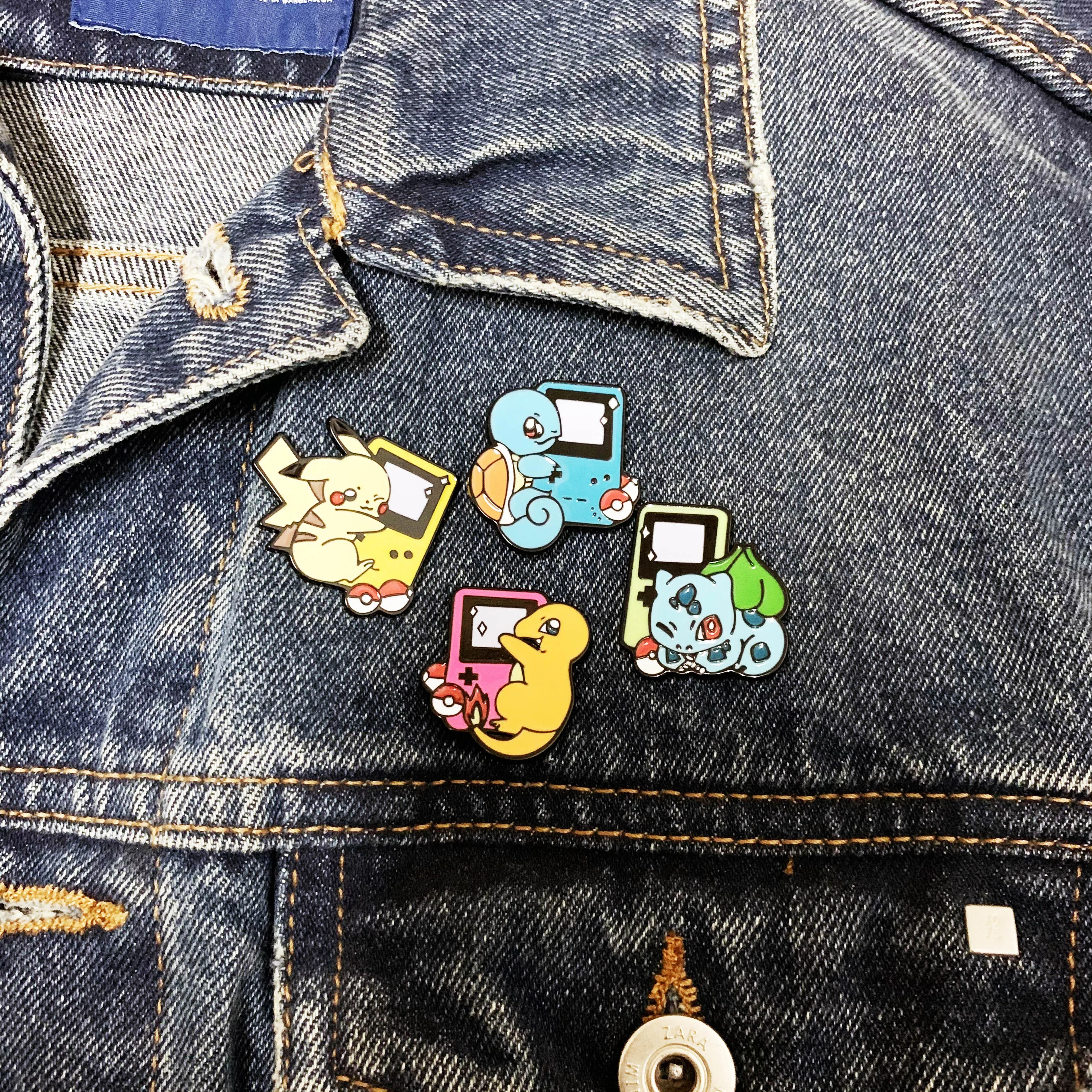 Анимационный фильм Pokemon Badge Pikachu Эмалированная булавка симпатичный японская игра Значок-шпилька Животное для фанов и друзей Оптовая продажа.