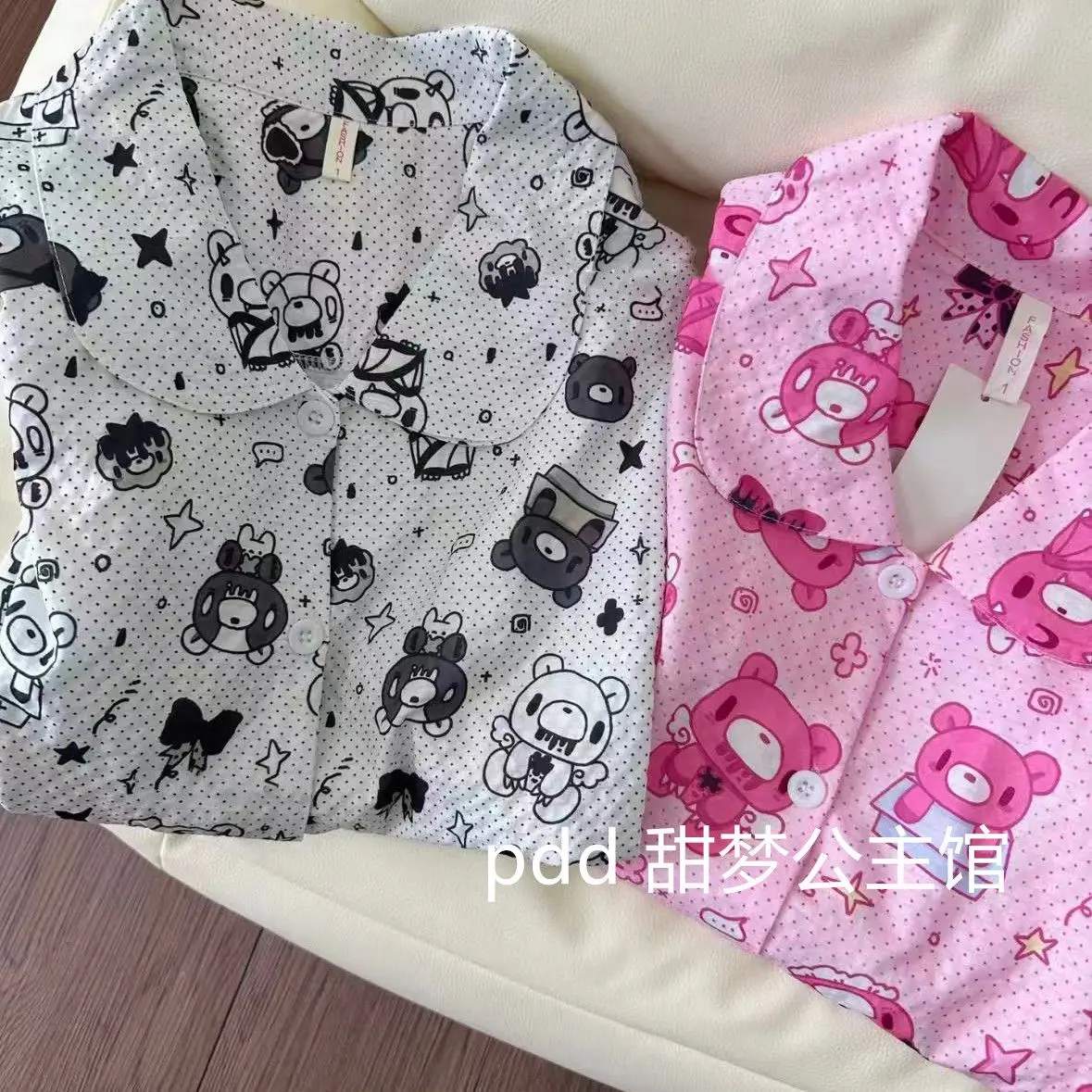 Фото Комплект из 3 предметов: женская пижама с принтом Gloomy Bear, с отложным воротником, длинными рукавами и брюками, милая мультяшная домашняя одежда для сна №1