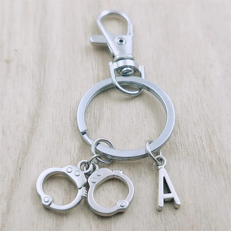 

Handcuffs Forever Police Keyring Letter Car Key Chain Ring Lobster Clasp Initial Charm Women Jewelry Accessories Pendants Metal