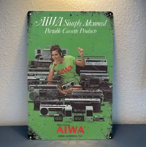Портативный кассетный плеер Aiwa в оловянной рамке 20x30 см