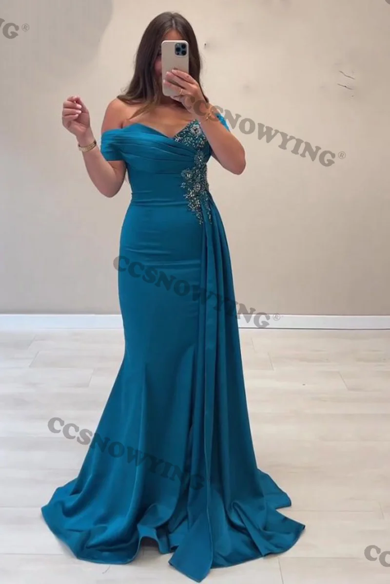 

Женское вечернее платье с юбкой-годе и открытыми плечами