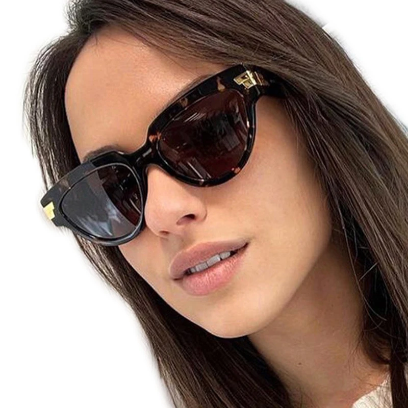 

Fashion Luxury Brand Designer Sexy Ladies Oversized Cat Eye Sunglasses Women Diamond Frame Travel Sun Glasses For Female UV400