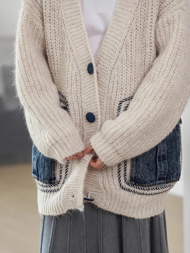 Женский трикотажный кардиган с V-образным вырезом карманами