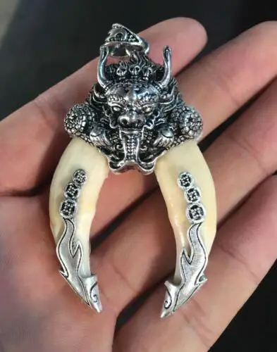 

Antique Boars Wolfs Tooth Wild Hog Dragon Protective Talisman Pendant Hip Hop Necklace Men Vintage Necklaces Tibetan Silver