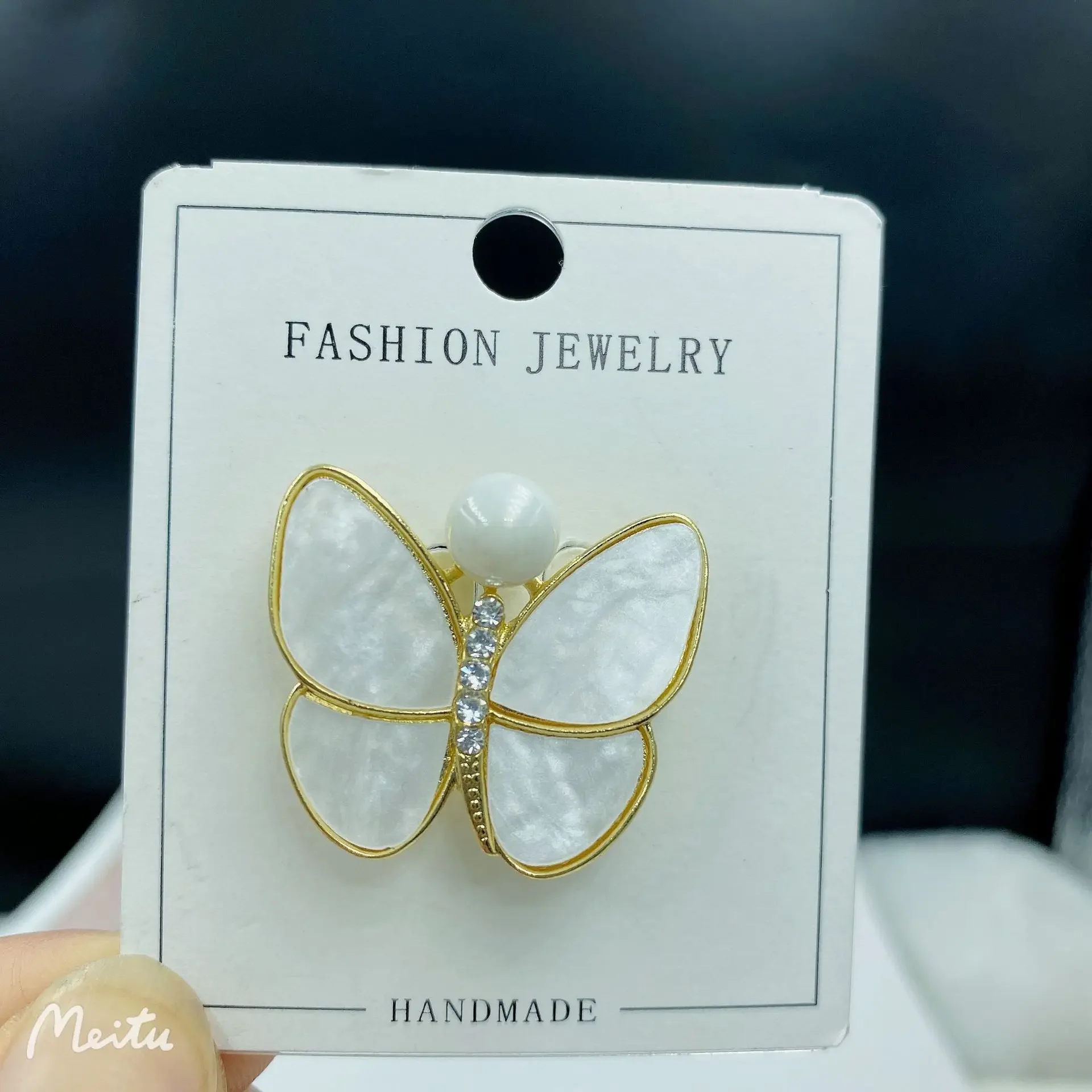 Новый нишевый дизайн европейский стиль украшенная бабочкой брошь на груди сплав