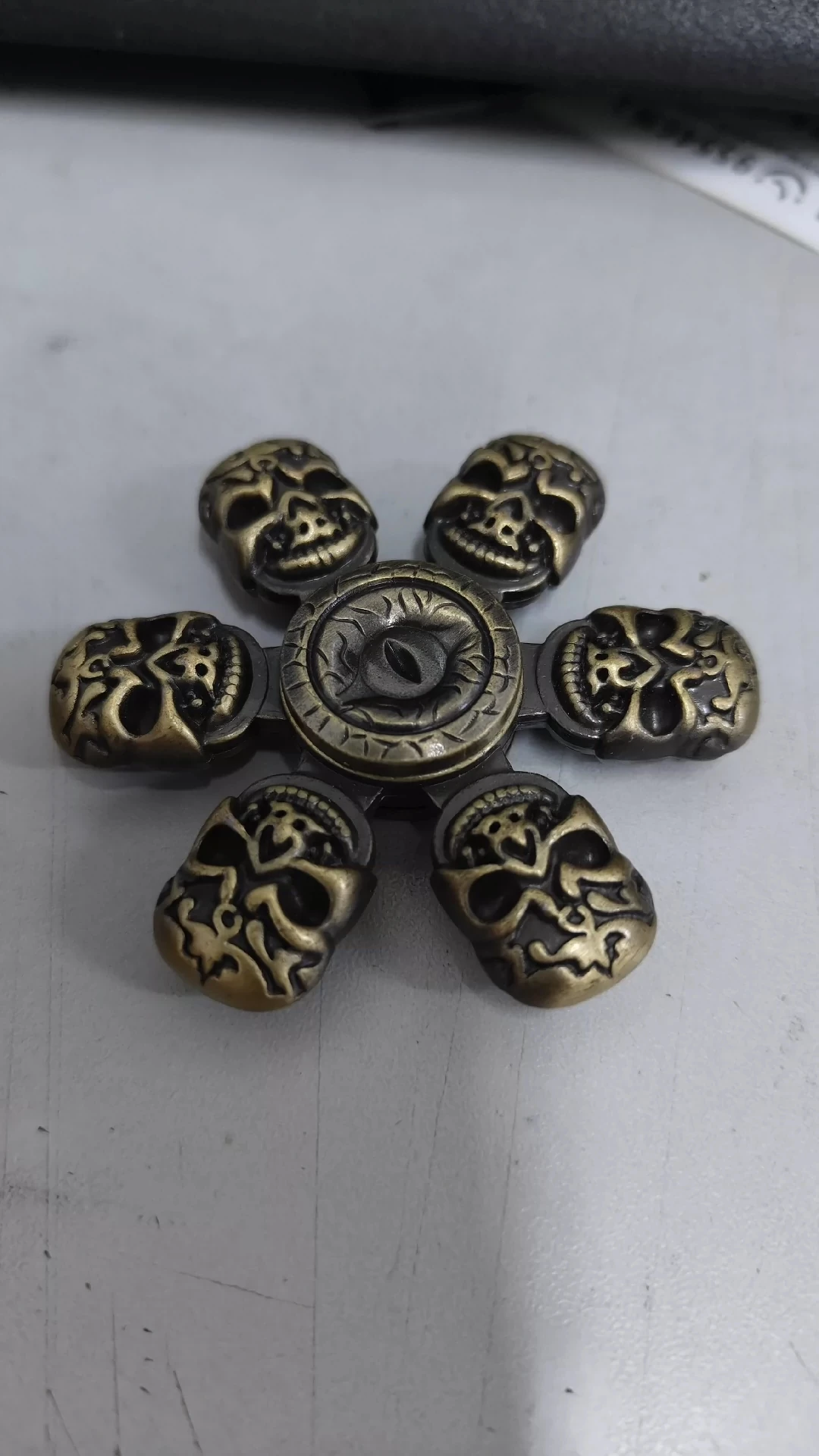 Ретро-игрушка для снятия стресса с кончика пальца изображением черепа из