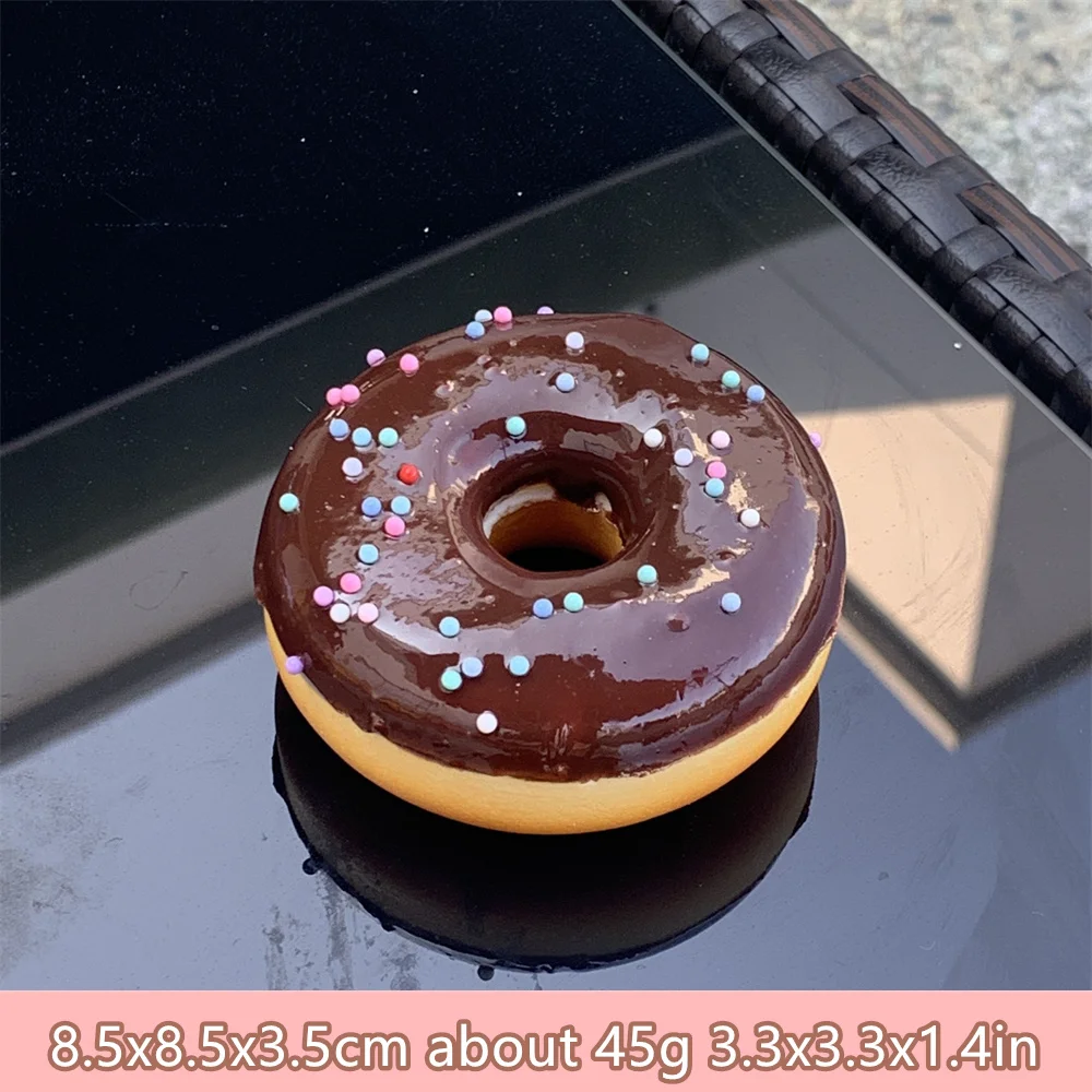 

Искусственные пончики из пластика