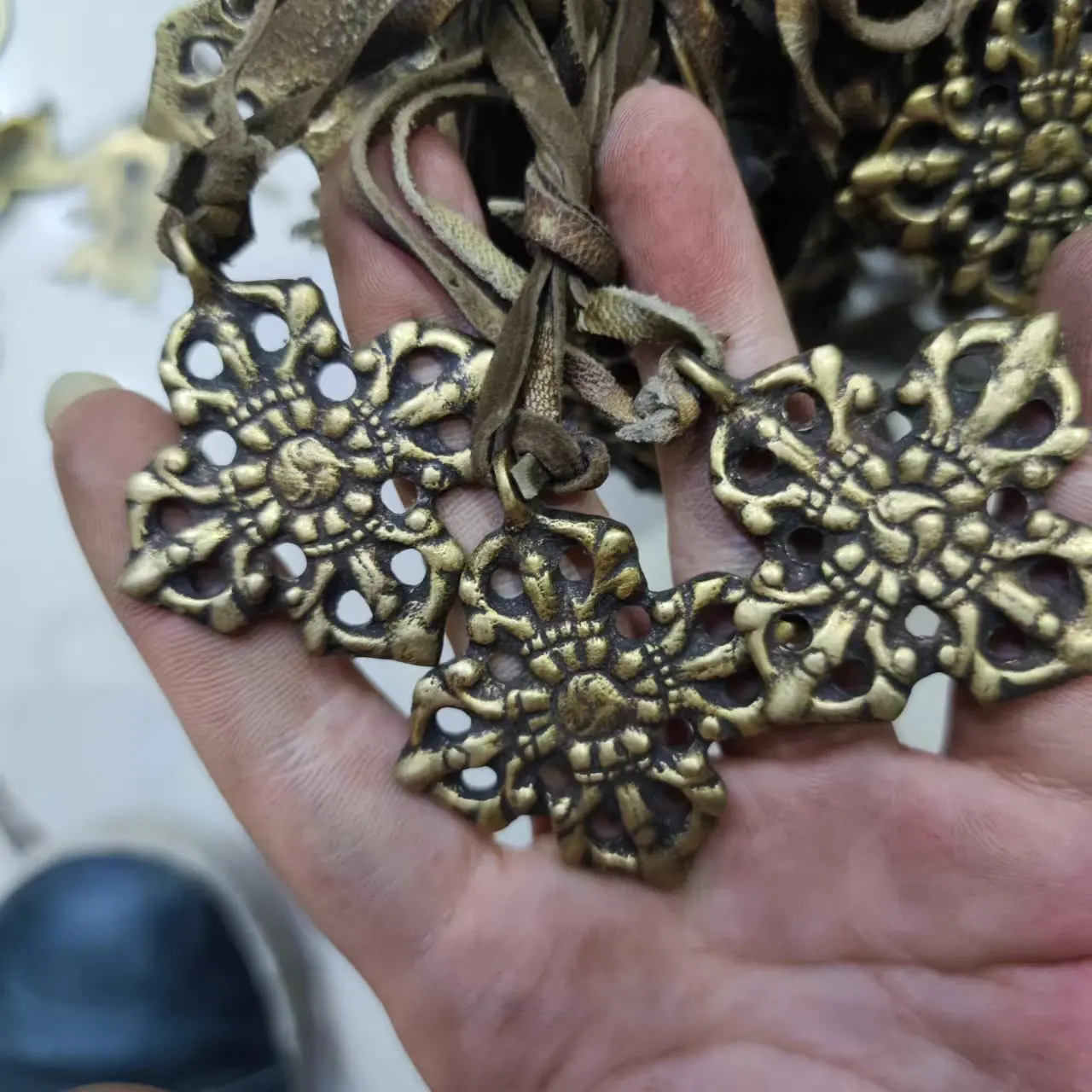 1pcs/lot Tibet's unique old heritage leather bronze altar Buddha statue wear offering amulet Buddhism multiple styles folk rare