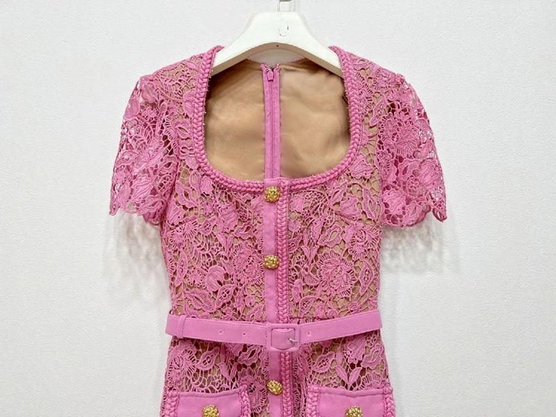 Женское однобортное платье миди привлекательное розовое с водорастворимым