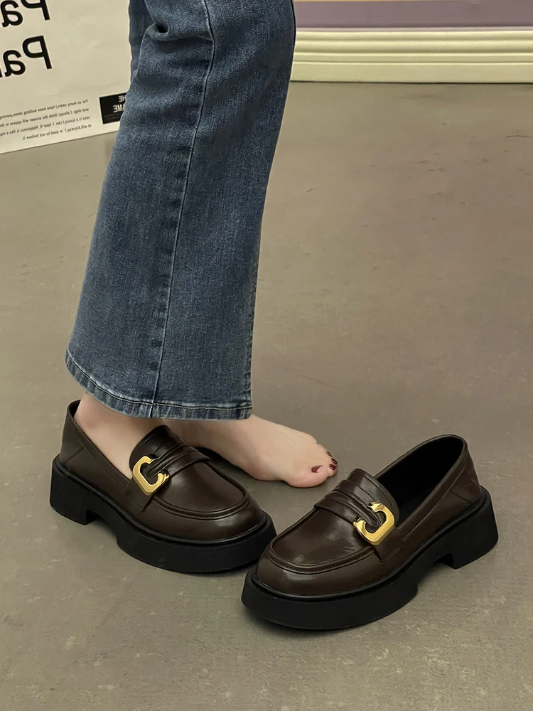 

Зимняя обувь для женщин, круглый носок, искусственная кожа, повседневные женские кроссовки, модные Универсальные на каблуке, кожаные новые ...