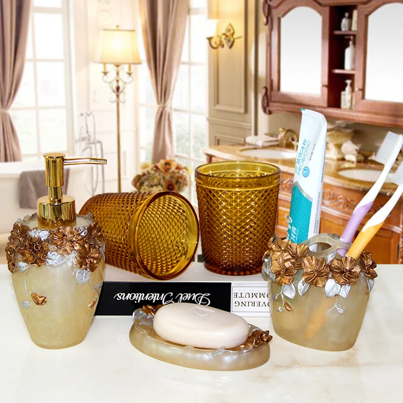 

Набор для ванной из полимера 5 шт