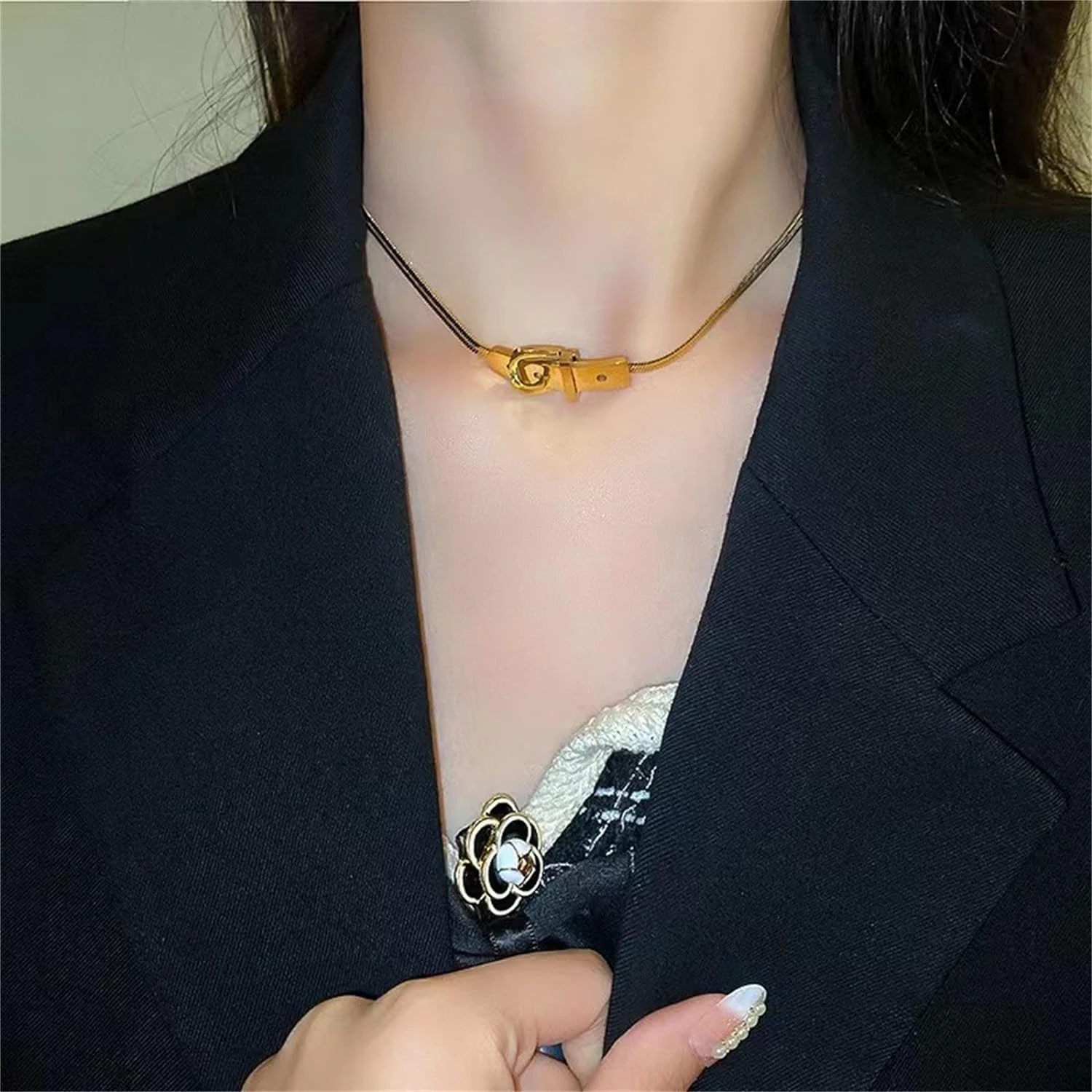 Преодолейте занятие и изысканное с помощью этого потрясающего элегантного