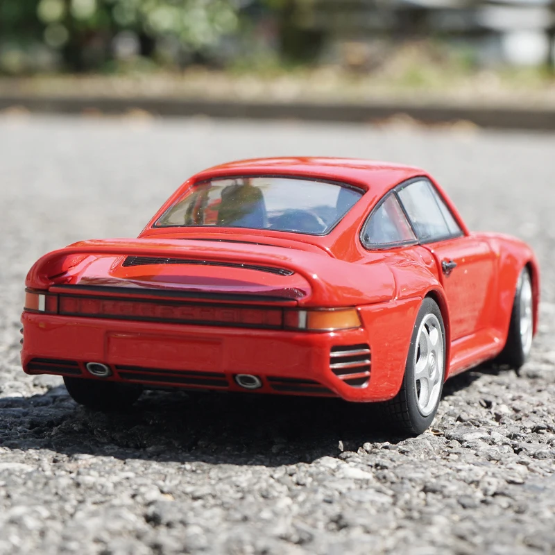 Модель спортивного автомобиля WELLY 1:24 Porsche 959 из сплава литая металлическая