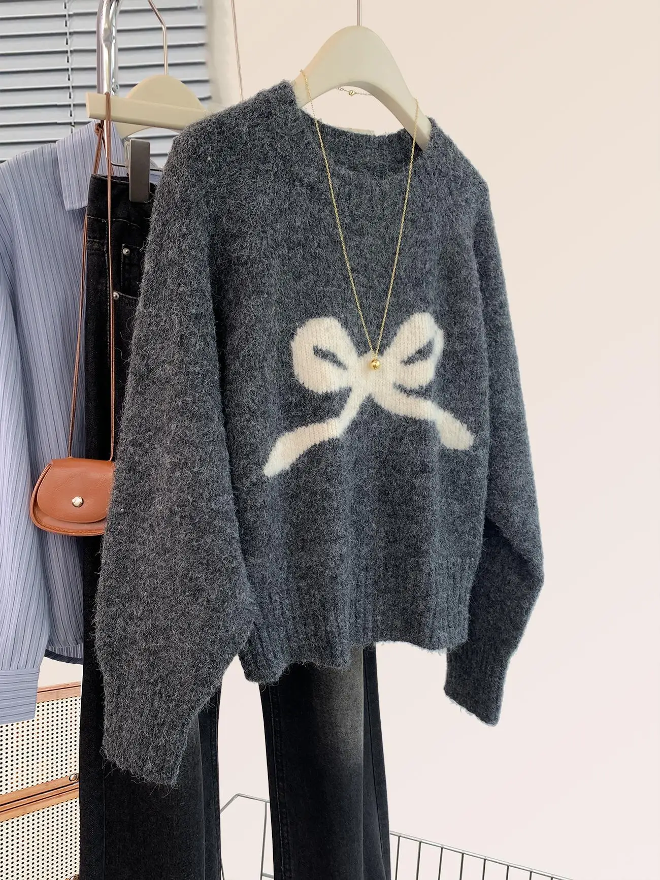 Gray Bow Raccoon Velvet Pullover Sweater Women's Autumn and Winter New Small round Neck Knit Top |