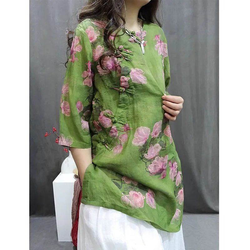 Женская хлопковая блуза с круглым вырезом рукавом три четверти и цветочным