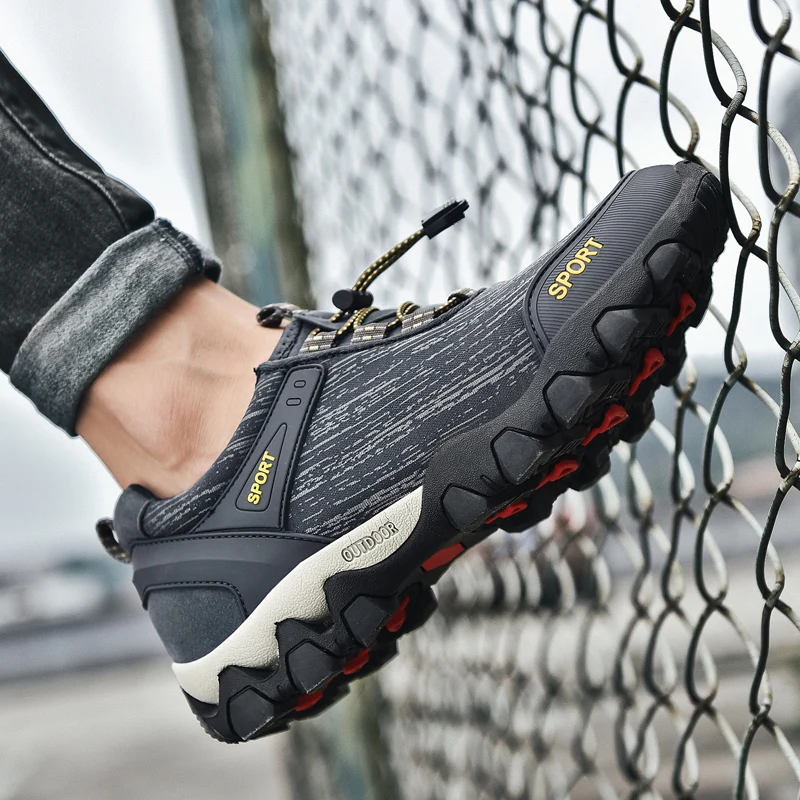 Outdoor Waterproof Climbing Walking Shoes Men's Breathable Comfortable Casual Sneakers Men's hiking shoes 38-46