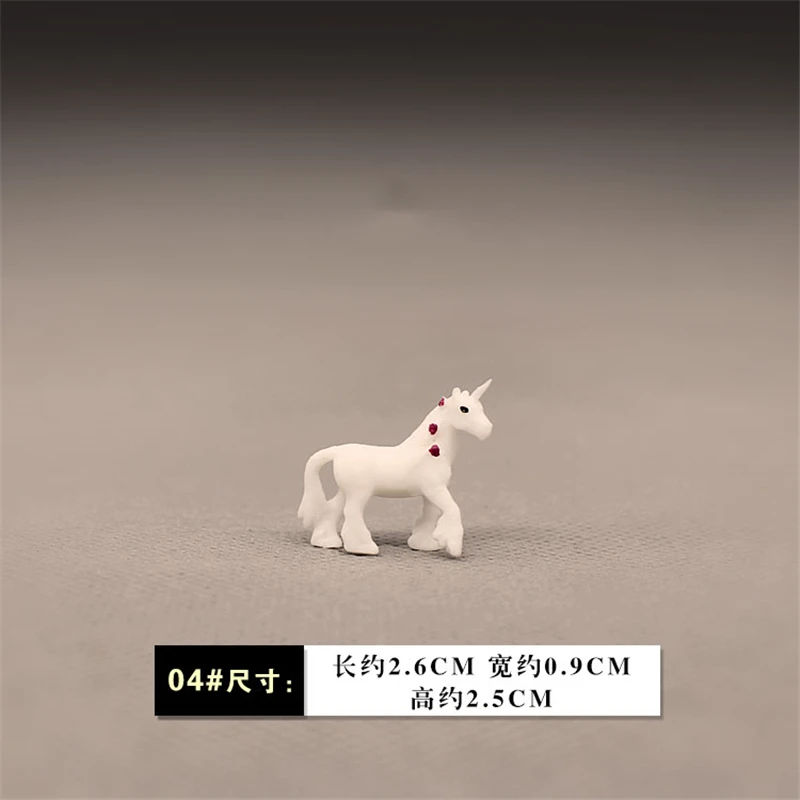 

Миниатюра единорога из пластика