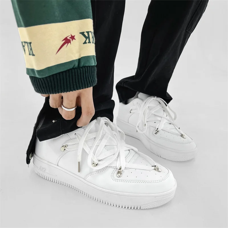 

2021 New Men Vulcanize Shoes Fahion Cross-tied Skateboarding Shoes Comfortable Casual Sneakers Round Toe Male Walking Shoes