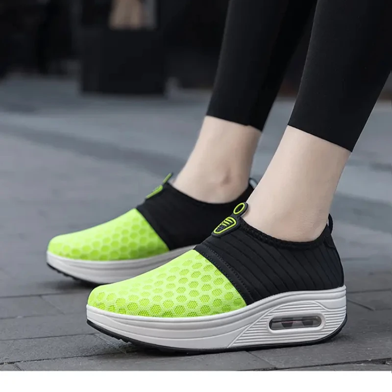 

2022 Summer Beach Sandals Men And Women Clogs Shoes Beach Slippers Mesh Breathable Men Slippers Sandals Couple zapatos mujer