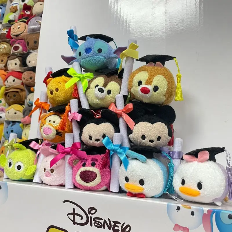 Фото Disney Tsum мини-плюшевые игрушки докторская шляпа jenda серия Выпускной сезон подарки игрушки 12 шт. комплект плюши оптом №3