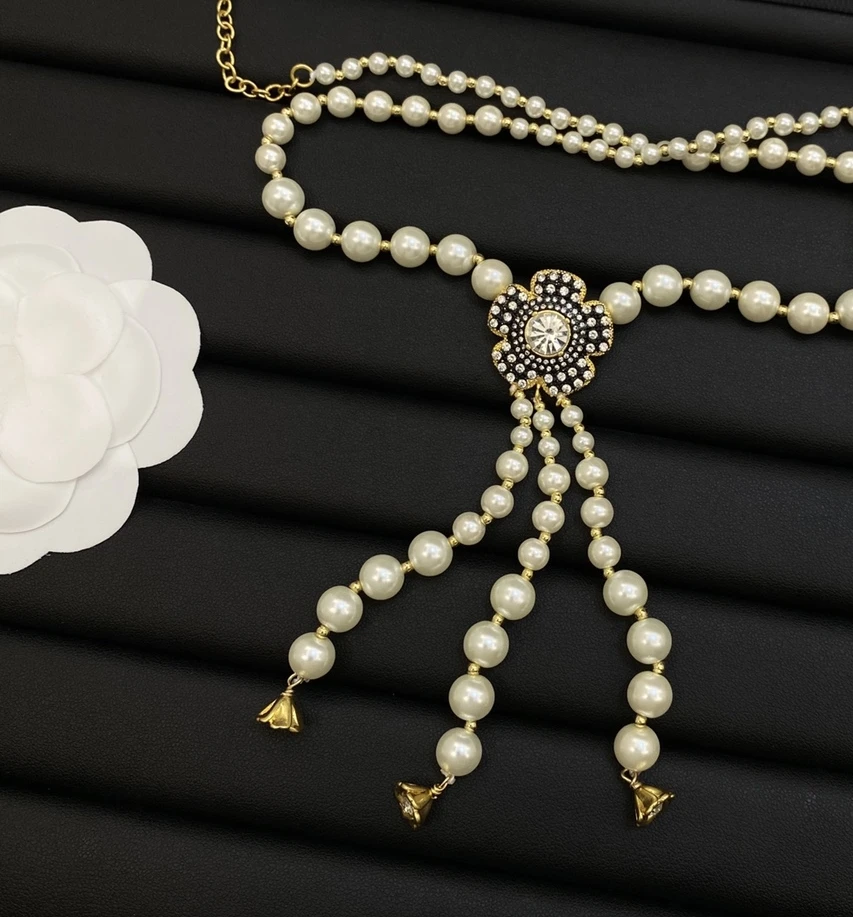 

Popular jewelry, fashionable and popular retro luxury pearl necklace