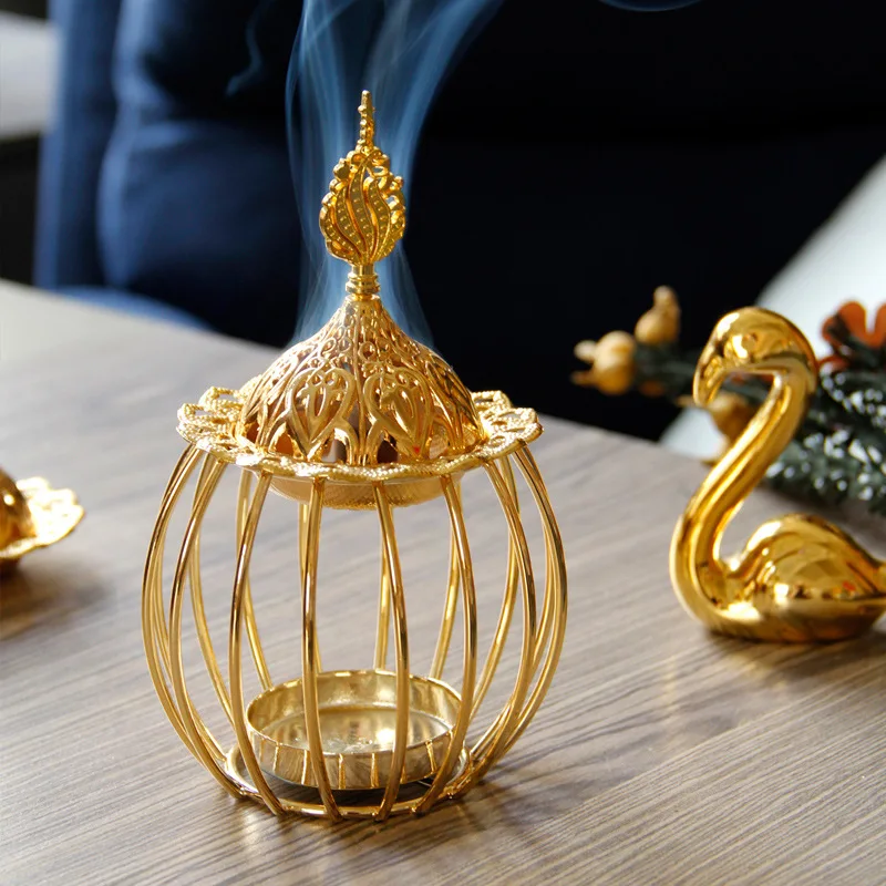 

Metal Incense Burner Golden Birdcage Shape Candle Holder Home Decoration Ornaments European Candlestick Iron Art Incense Holder