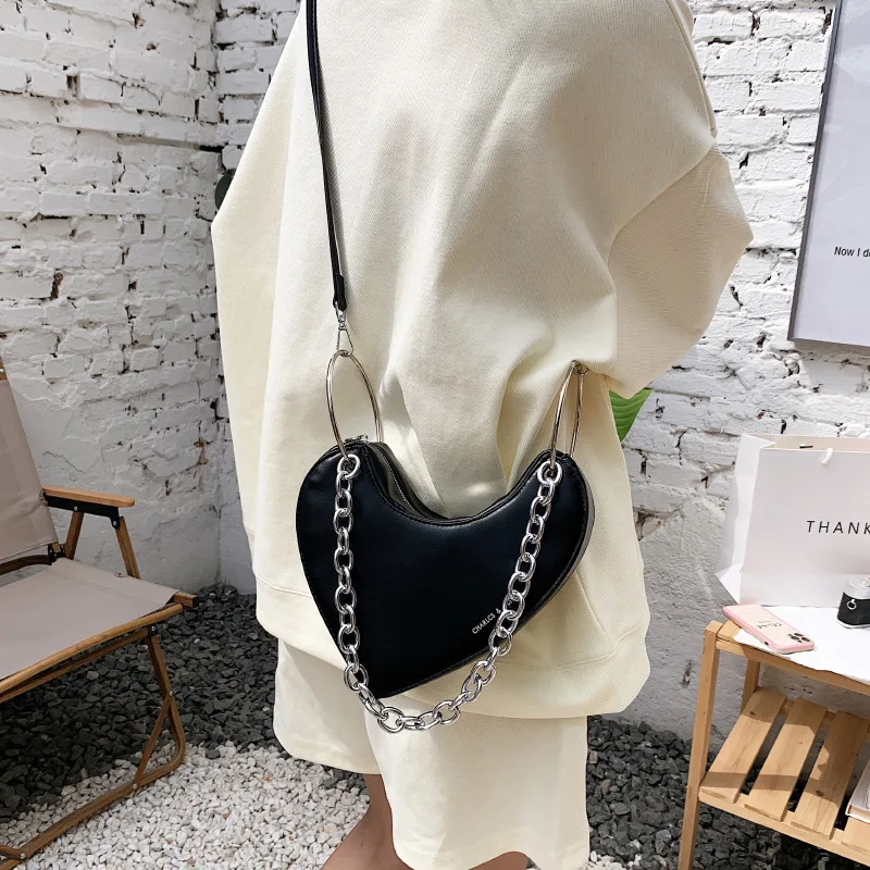 

Niche Fashion Design Sense Heart Shape Bag Women's New Versatile Chain Bag Fashionable One Shoulder PU Leather Underarm Bag