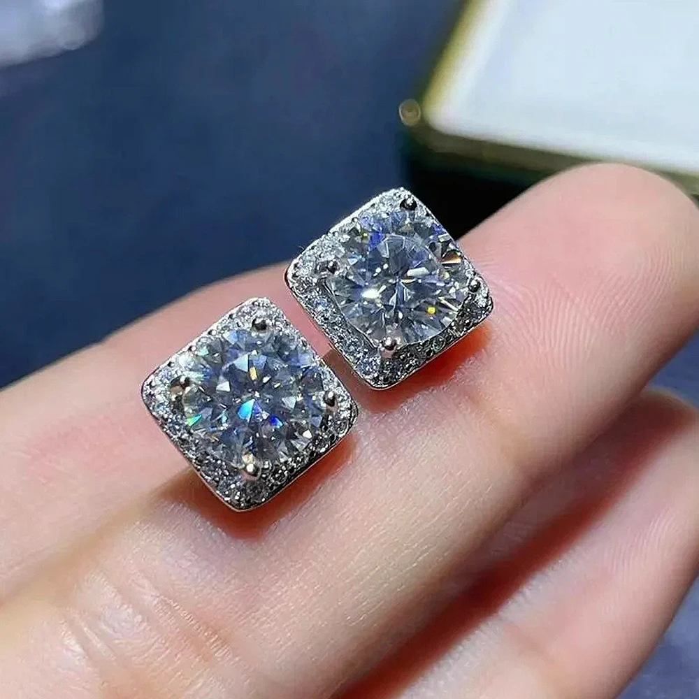 

Женские квадратные серьги-гвоздики с фианитами, серебряного цвета
