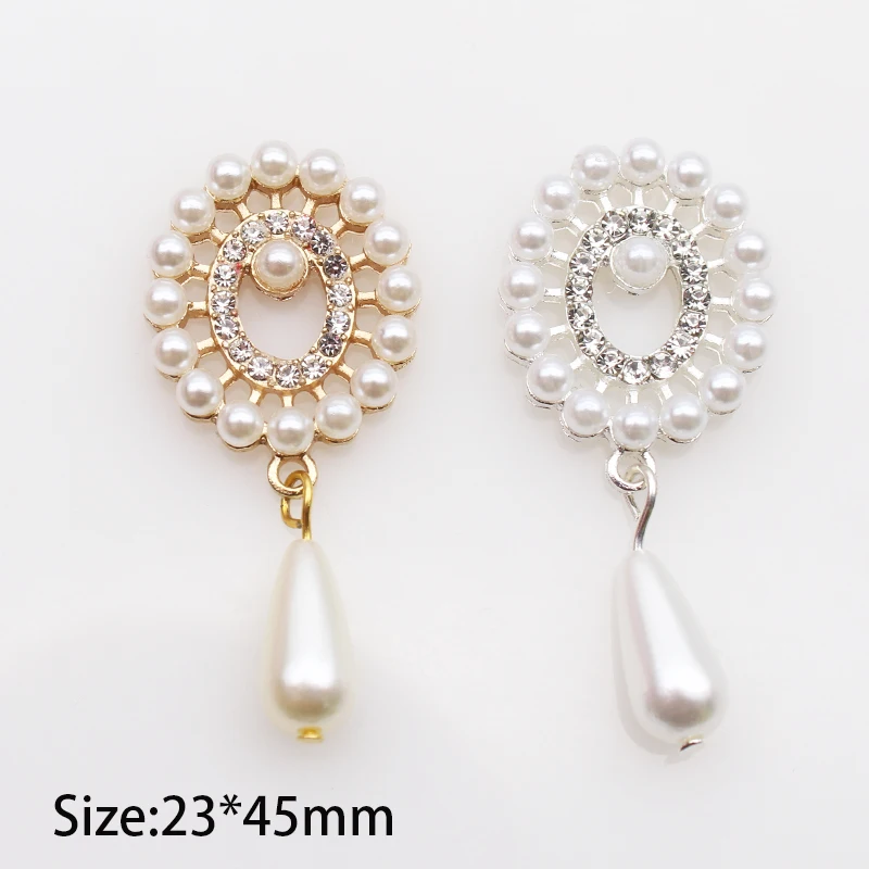 

Модная металлическая брошь с искусственным жемчугом