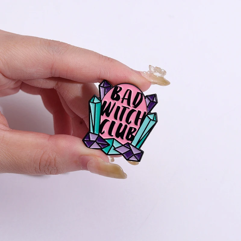 Эмалированные булавки с маленьким вызывающим витамином