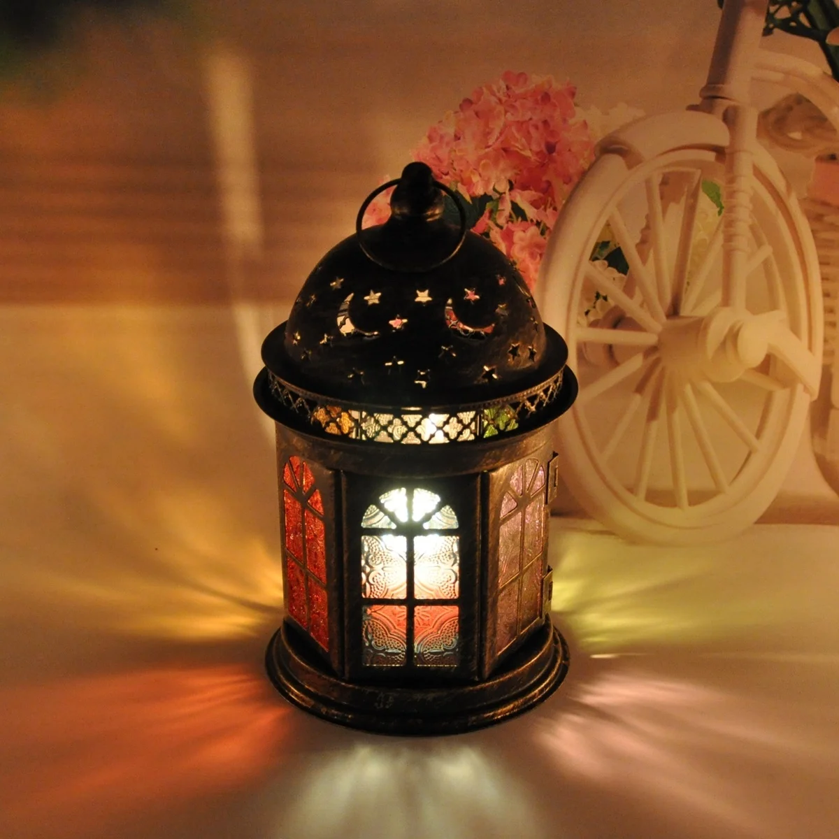 

Vintage Candle Holder Lanterns Metal Patterned Glass Hanging Decorative Lantern Candleholder Home Decor Indoor Outdoor Weddings