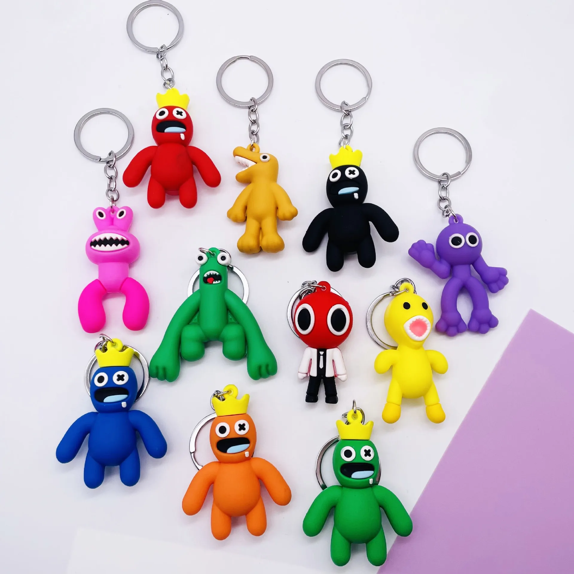 Радужный друзья брелоки. Радужные друзья фигурки. Rainbow friends брелок. Rainbow friends. Радужные друзья брелок.