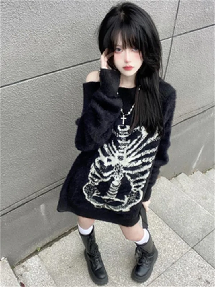 

2023 Grunge Sweater Fashion Streetwear Y2k Aesthetic Black Pullover Skull Print Gothc Women Jumper Harajuku Loose Knitwear