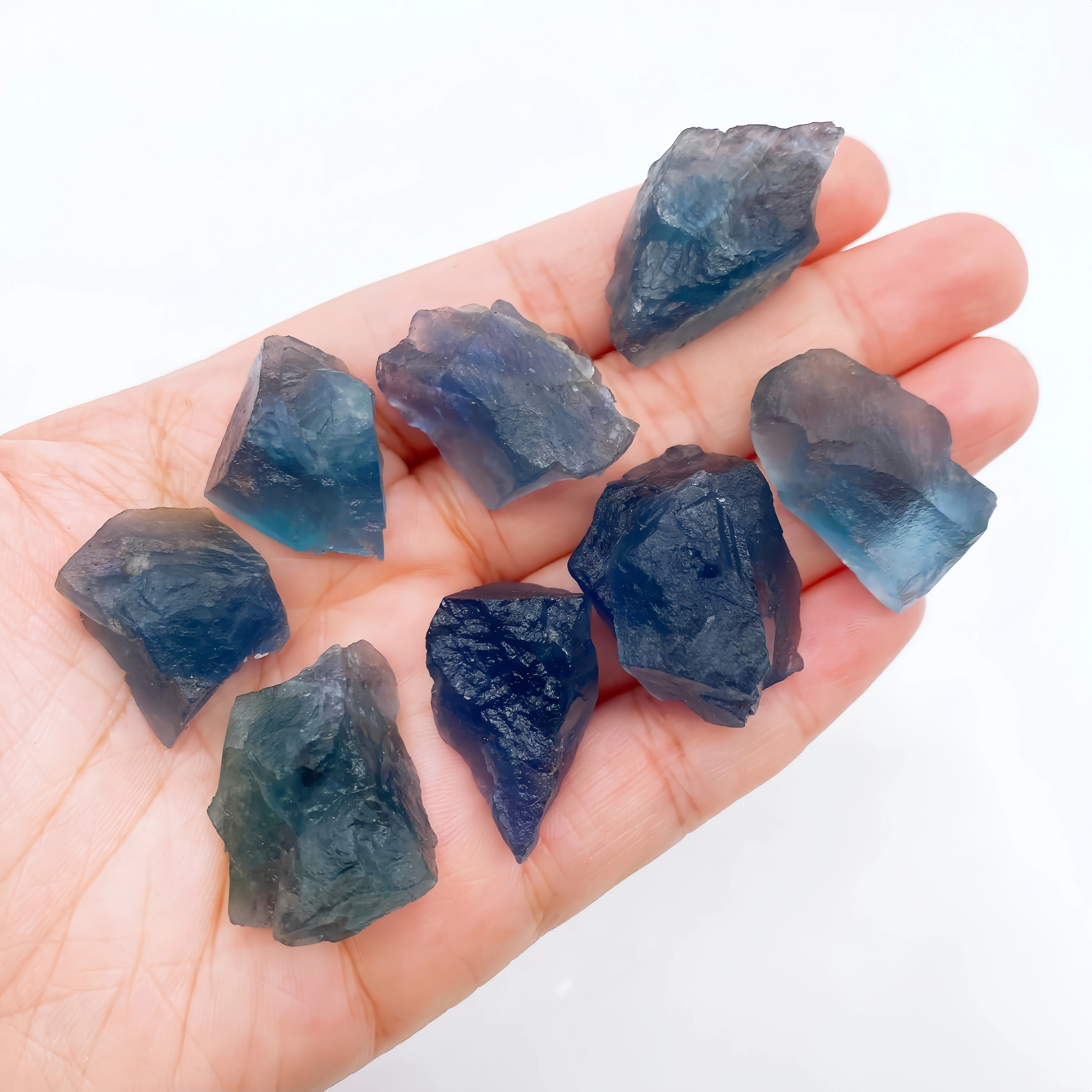 Необработанный голубой флюорит