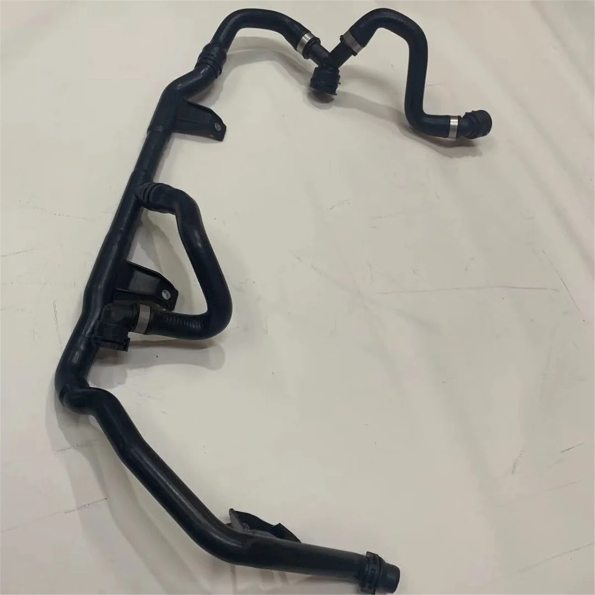 Шланг охлаждающей воды радиатора автомобиля 17127548224 Для BMW E90 325I 330I 328I 128I