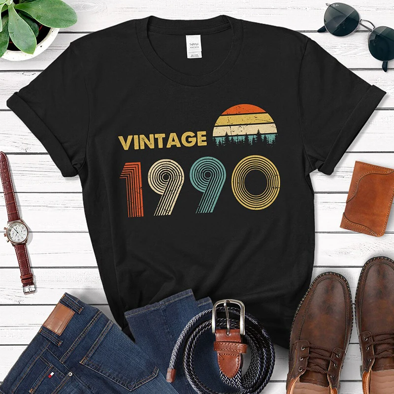 

Vintage 1990 Women T-Shirt 33rd Birthday Gift Idea for 33 Years Old Dad Grandpa Mom Grandma Unisex 90s Retro Classic Tshirt